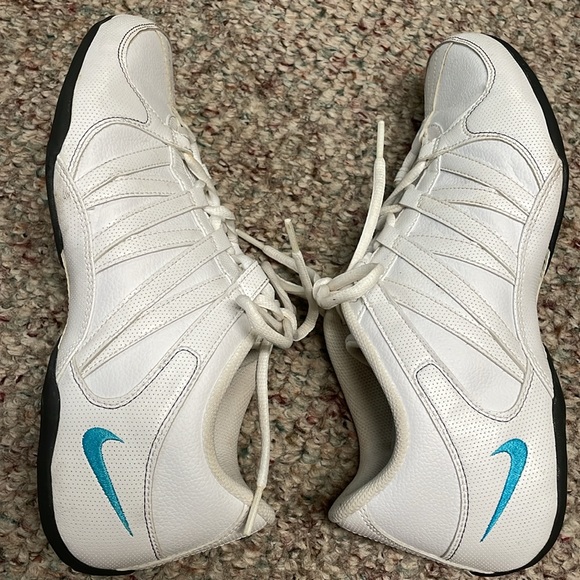 Like new Nike runners - Picture 8 of 10